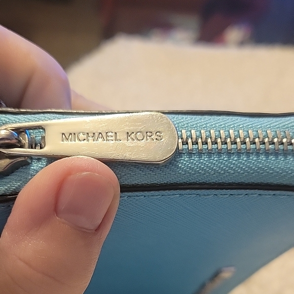 Michael Kors Blue Wallet with Zip Closure and Saffiano Leather - Picture 6 of 11